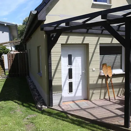 Luett Hus Ruegen, In Strandnaehe Dom wakacyjny