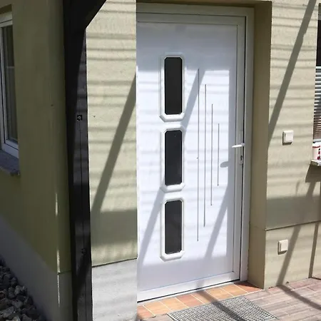 Luett Hus Ruegen, In Strandnaehe Dom wakacyjny *